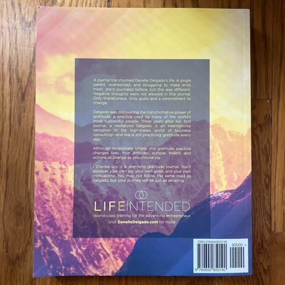 I Choose Joy:The Daily Gratitude Practice-by Danelle Delgado ~ New Never used ! - Picture 3 of 3
